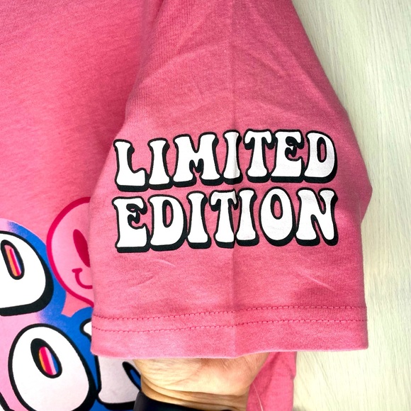 NWT~ 🔥 On Fire 🔥 - “Limited Edition” Pink Women’s T-Shirt - Picture 6 of 7